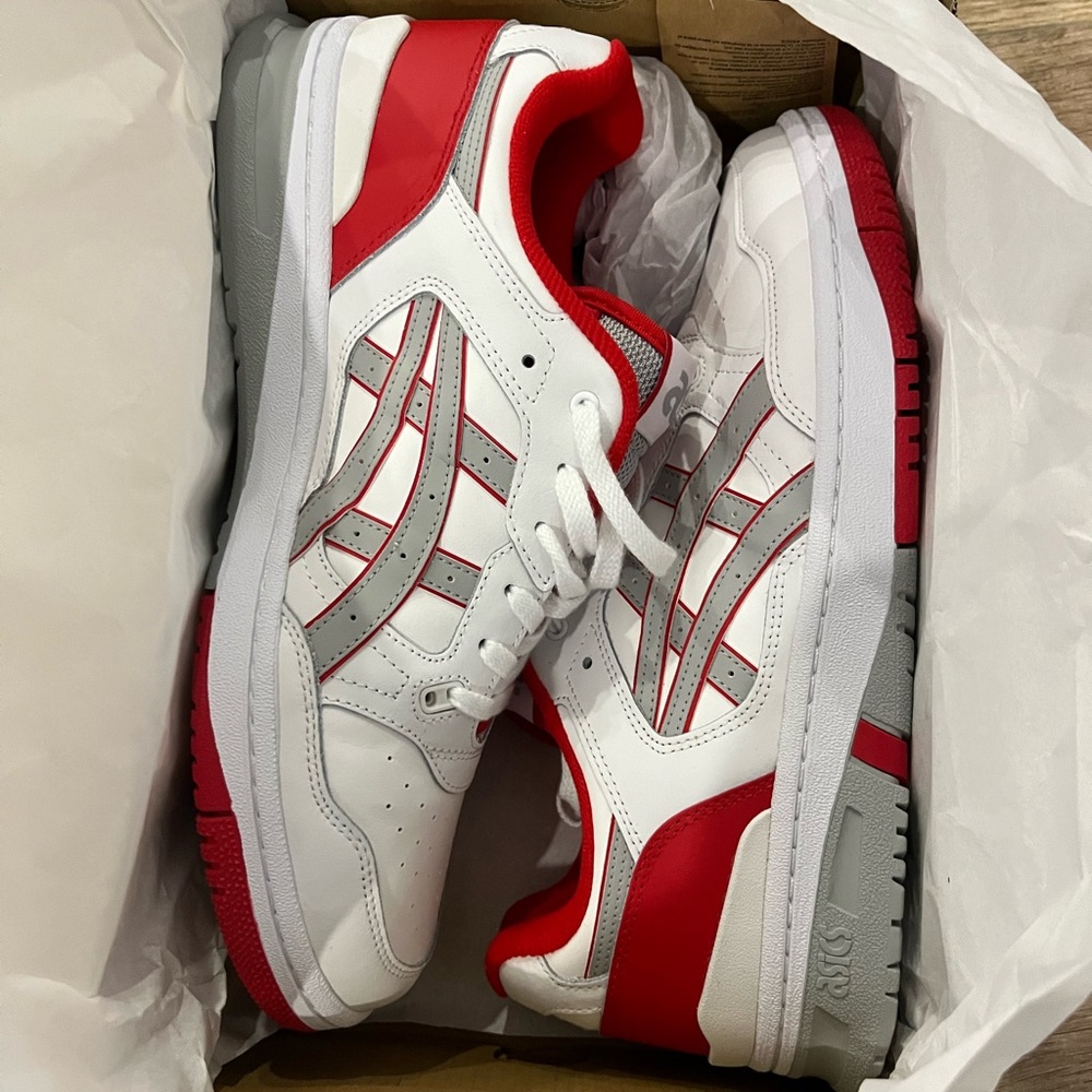 New in box - ASICS EX89 10.5 Sneaker